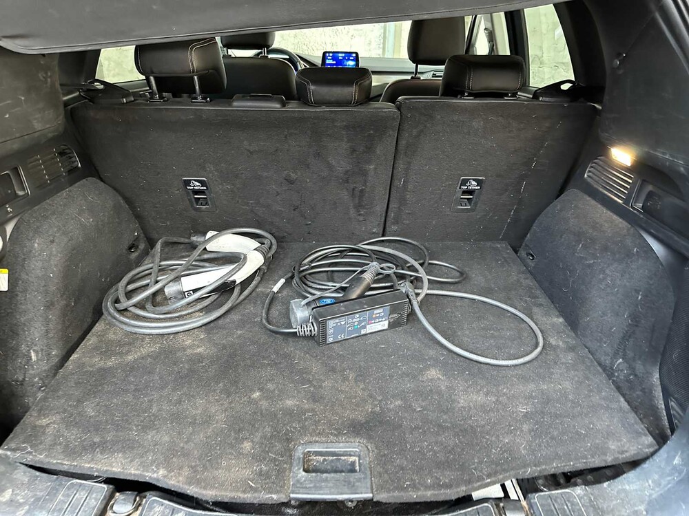 Ford Kuga 2.5 PHEV Titanium X 152hp 2021, L-235-DZ