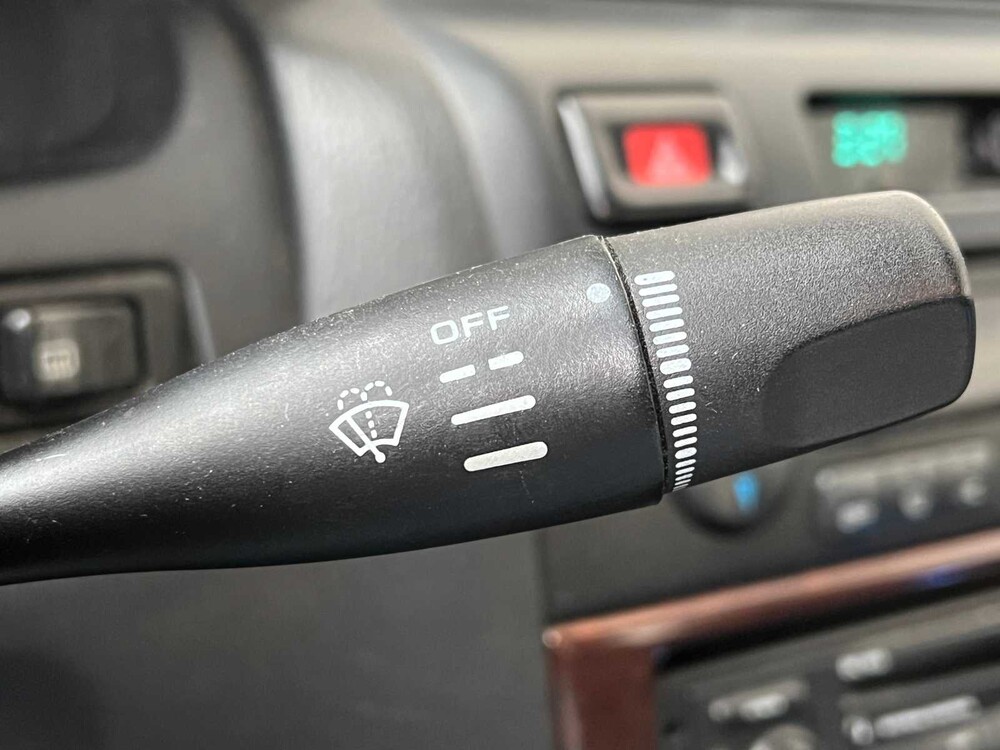 Nissan Maxima QX 2.0 V6 SE 140hp 1996, NL-ZN-98