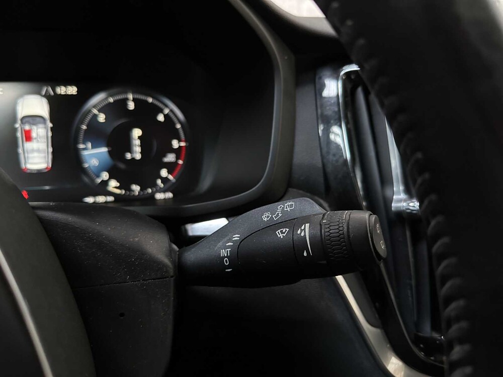 Volvo V60 2.0 D3 Momentum 150hp 2019, G-381-LP