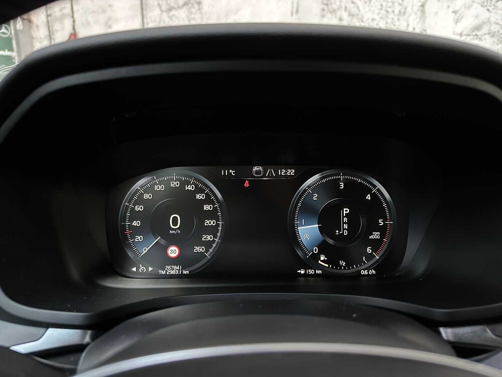 Volvo V60 2.0 D3 Momentum 150hp 2019, G-381-LP