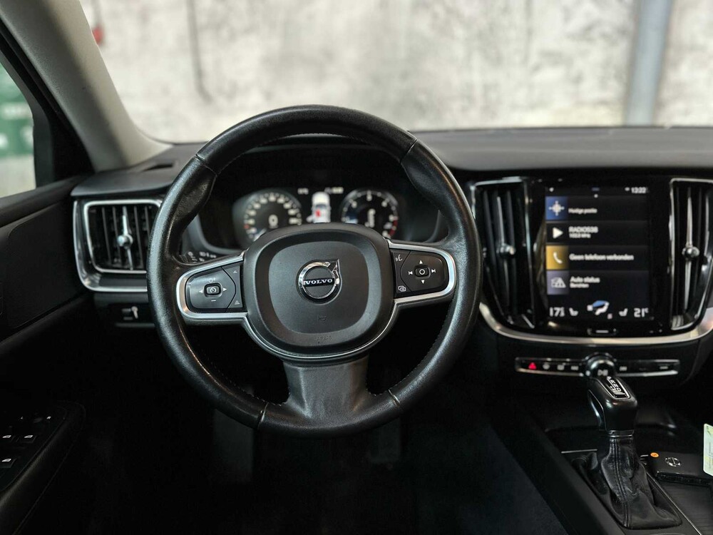 Volvo V60 2.0 D3 Momentum 150hp 2019, G-381-LP