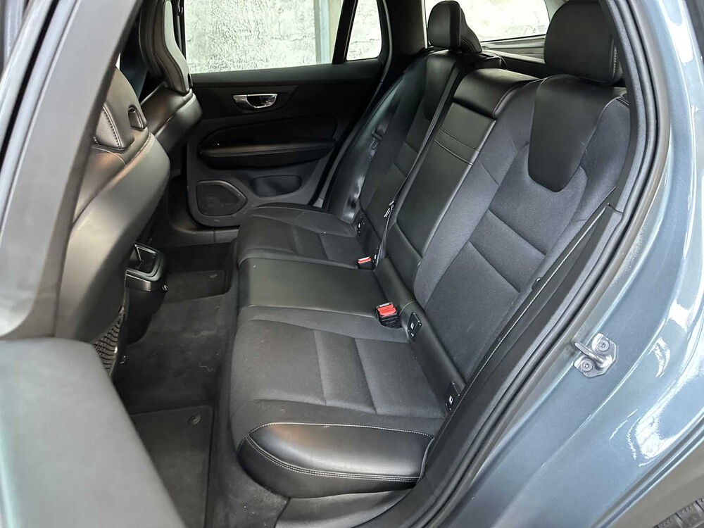 Volvo V60 2.0 D3 Momentum 150hp 2019, G-381-LP