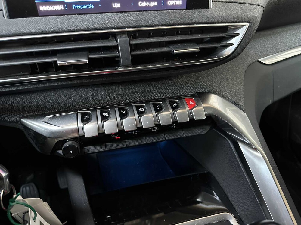 Peugeot 5008 1.2 PureTech Allure 131hp 2019, XR-490-G