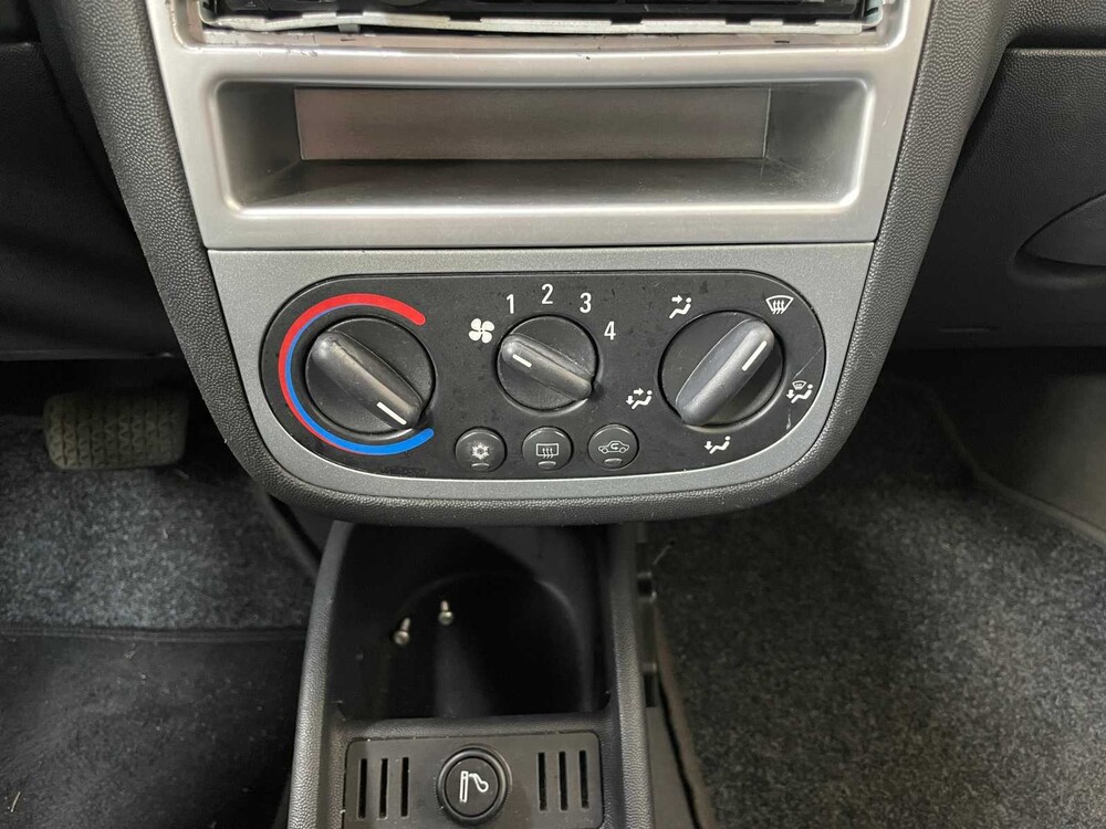 Opel Corsa 1.4-16V Silverline 90hp 2006, 26-SN-FG