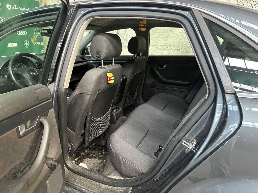 Audi A4 Sedan 2.0 FSI 150hp 2002 75-JZ-RP