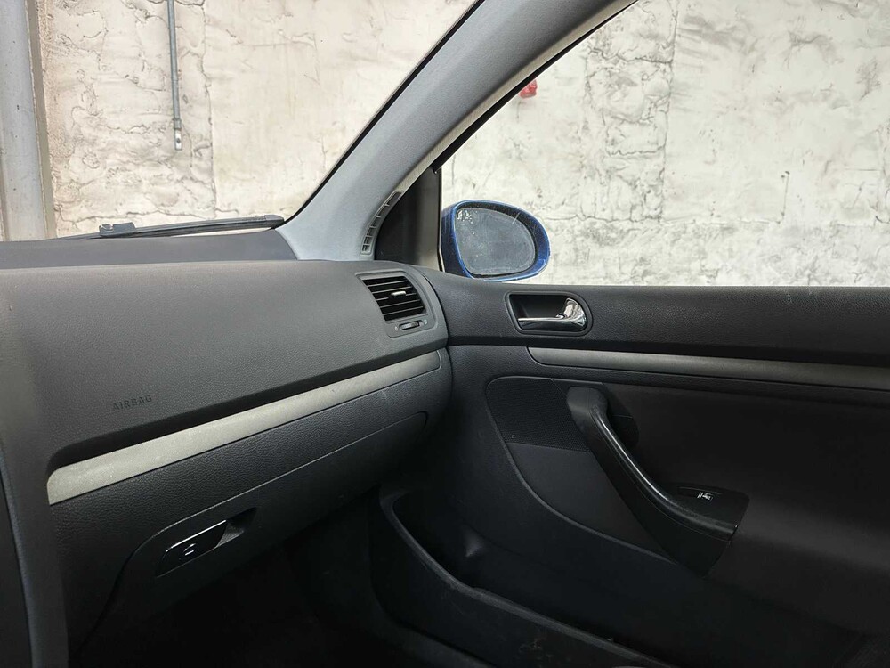 Volkswagen Golf 1.9 TDI Comfortline 105hp 2005, 25-RX-ZS