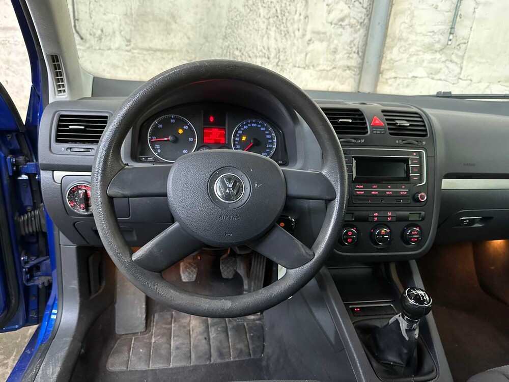 Volkswagen Golf 1.9 TDI Comfortline 105hp 2005, 25-RX-ZS