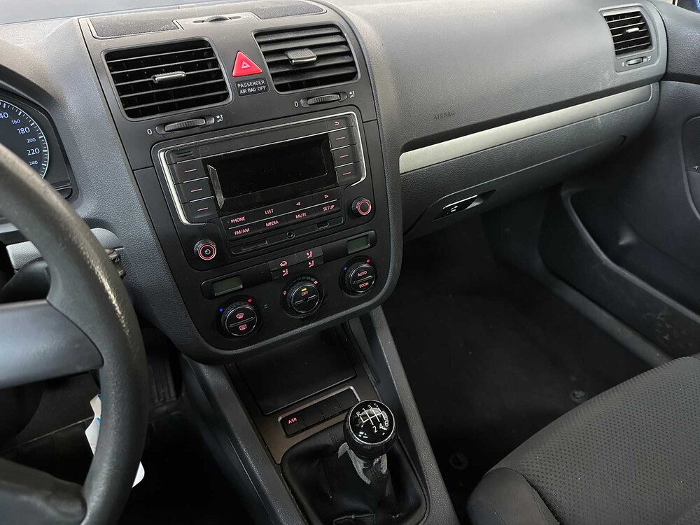 Volkswagen Golf 1.9 TDI Comfortline 105hp 2005, 25-RX-ZS