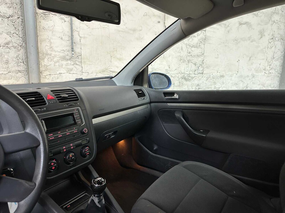 Volkswagen Golf 1.9 TDI Comfortline 105hp 2005, 25-RX-ZS