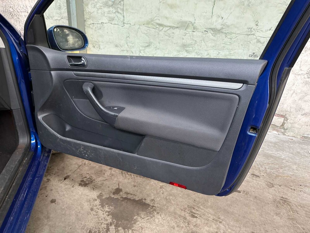 Volkswagen Golf 1.9 TDI Comfortline 105hp 2005, 25-RX-ZS