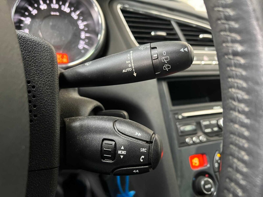 Peugeot 5008 1.6 THP GT 7p. 156hp 2010, 54-NNT-1