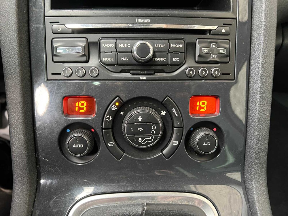 Peugeot 5008 1.6 THP GT 7p. 156hp 2010, 54-NNT-1