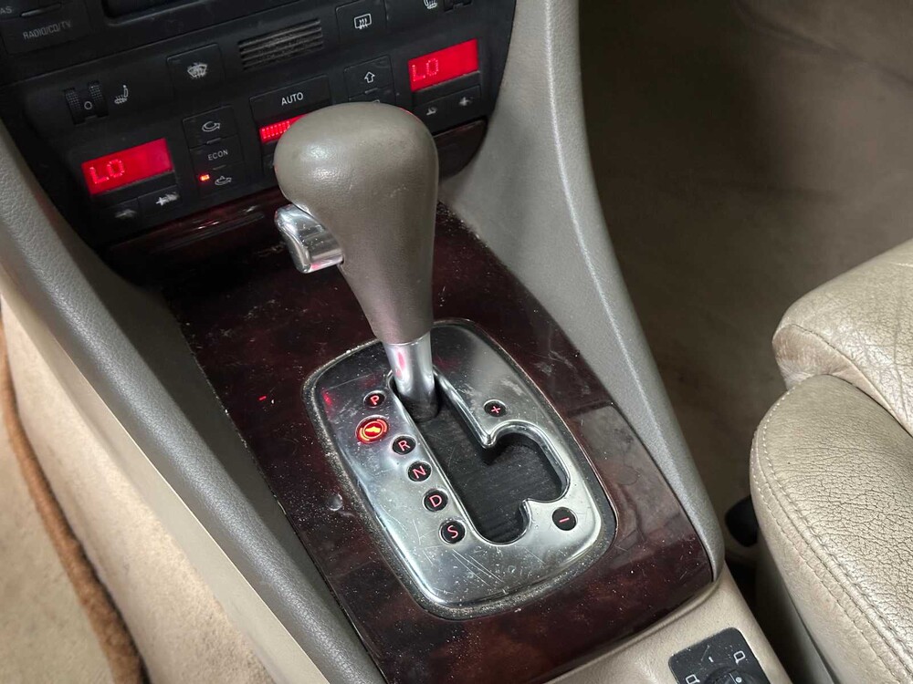 Audi A6 Avant 3.0 Pro Line MT 220hp 2003, 36-NF-KK