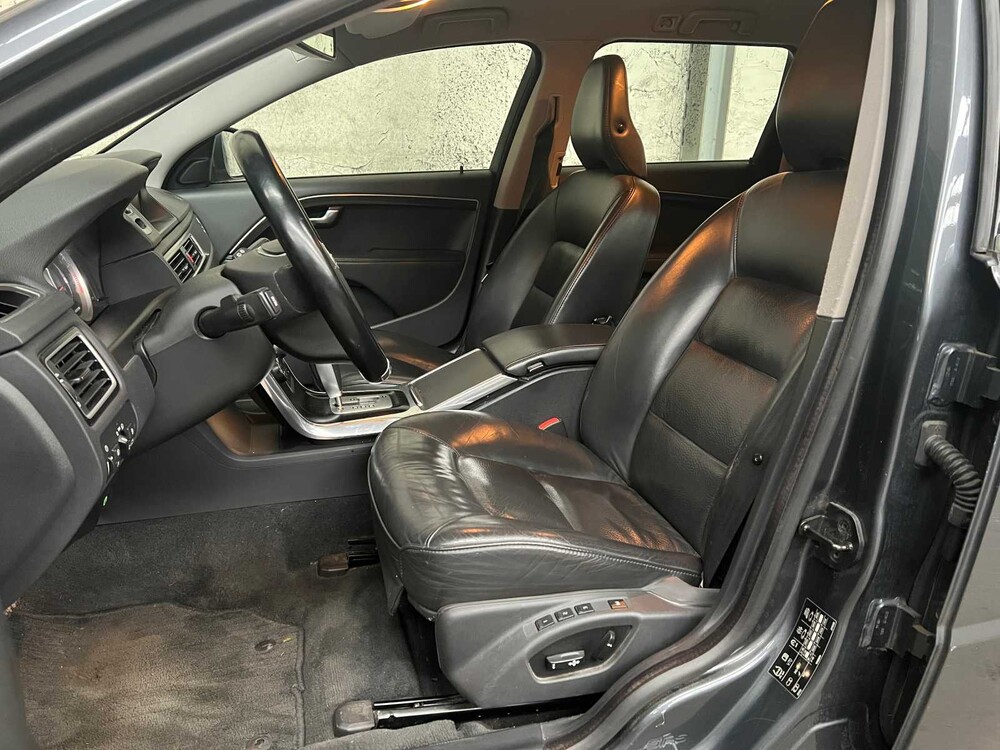 Volvo V70 1.6 T4F Summum 179hp 2012, HS-243-Z