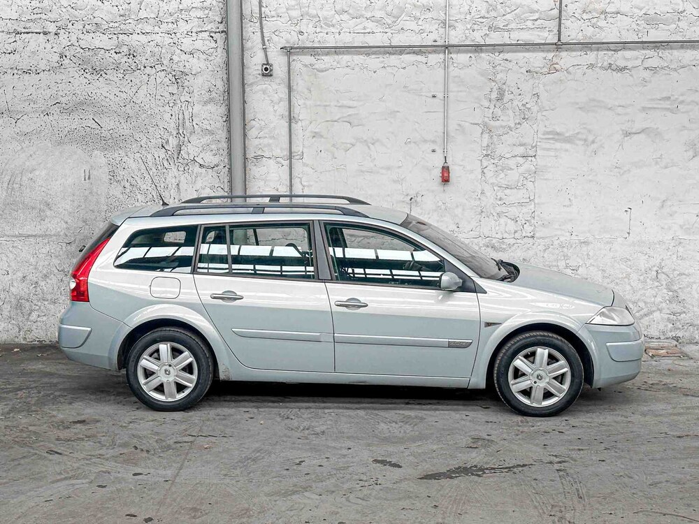Renault Mégane Grand Tour 2.0-16V Dynam.Luxe 135pk 2005, 99-RV-ZB