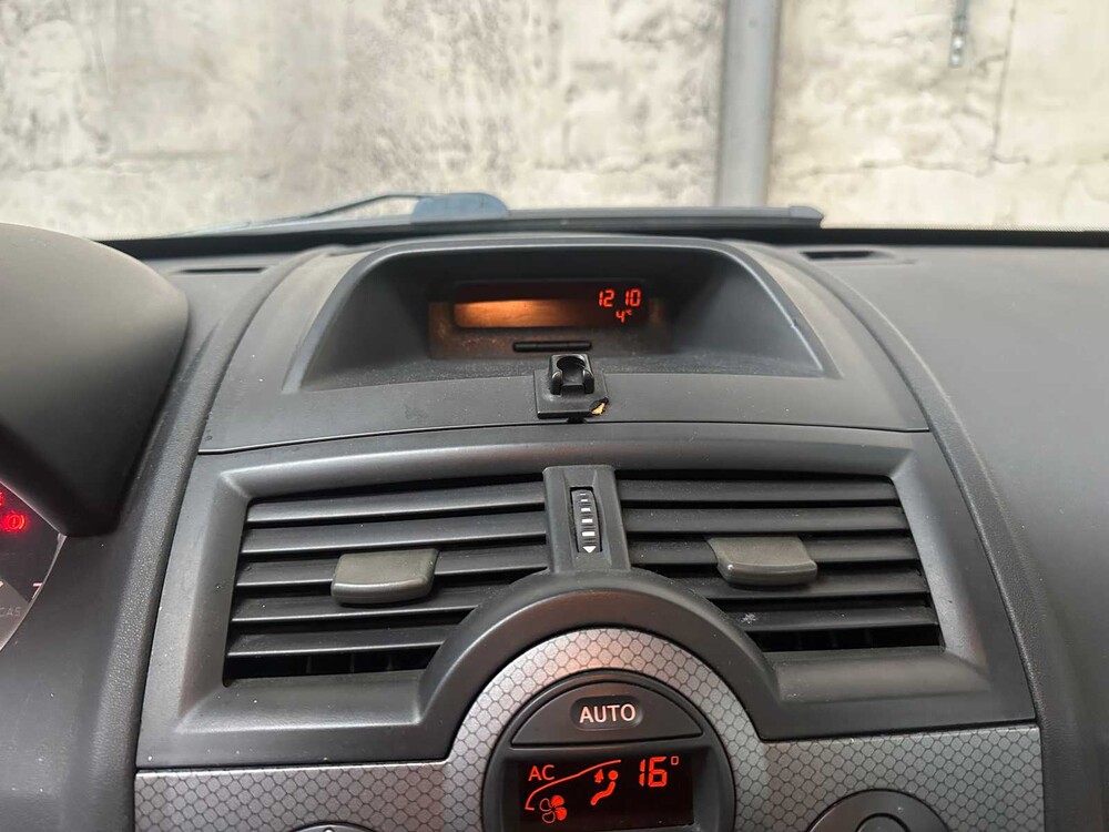 Renault Mégane Grand Tour 2.0-16V Dynam.Luxe 135pk 2005, 99-RV-ZB