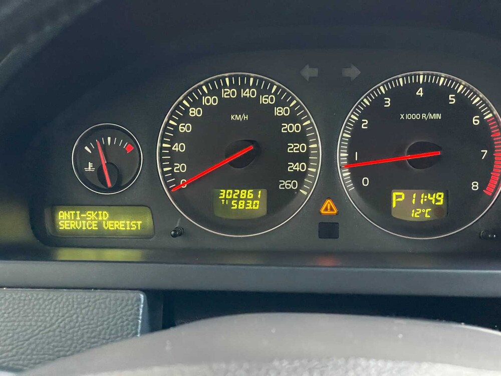 Volvo XC90 2.5 T Summum 209hp 2005, 10-PX-TH