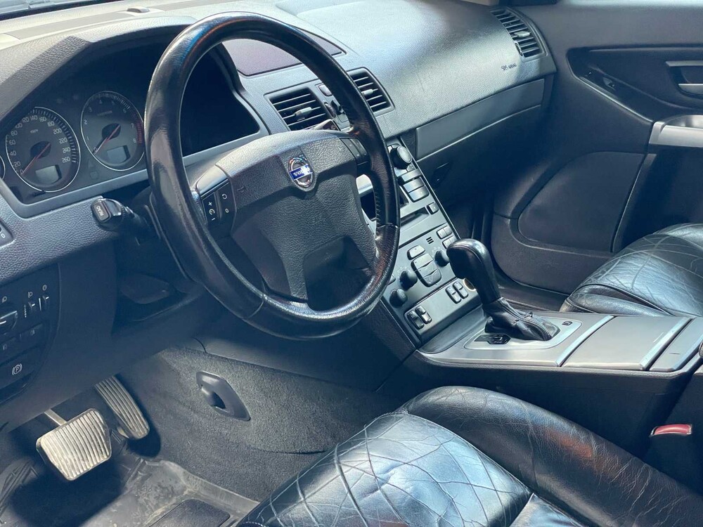 Volvo XC90 2.5 T Summum 209hp 2005, 10-PX-TH