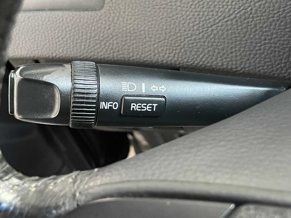 Volvo XC90 2.5 T Summum 209hp 2005, 10-PX-TH