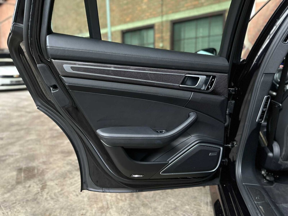 Porsche Panamera Sport Turismo 4S 2.9 V6 441PS 2018, J-376-JS