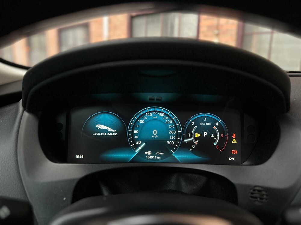 Jaguar F-PACE 3.0d First Edition AWD 300hp 2016, NJ-667-H