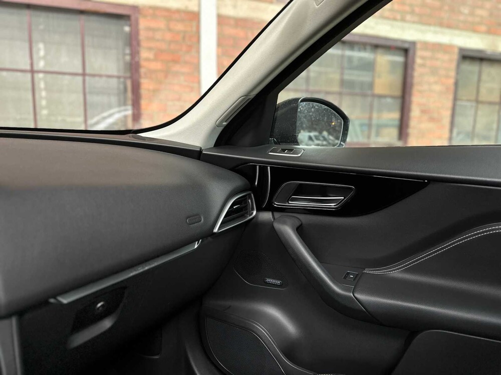 Jaguar F-PACE 3.0d First Edition AWD 300hp 2016, NJ-667-H