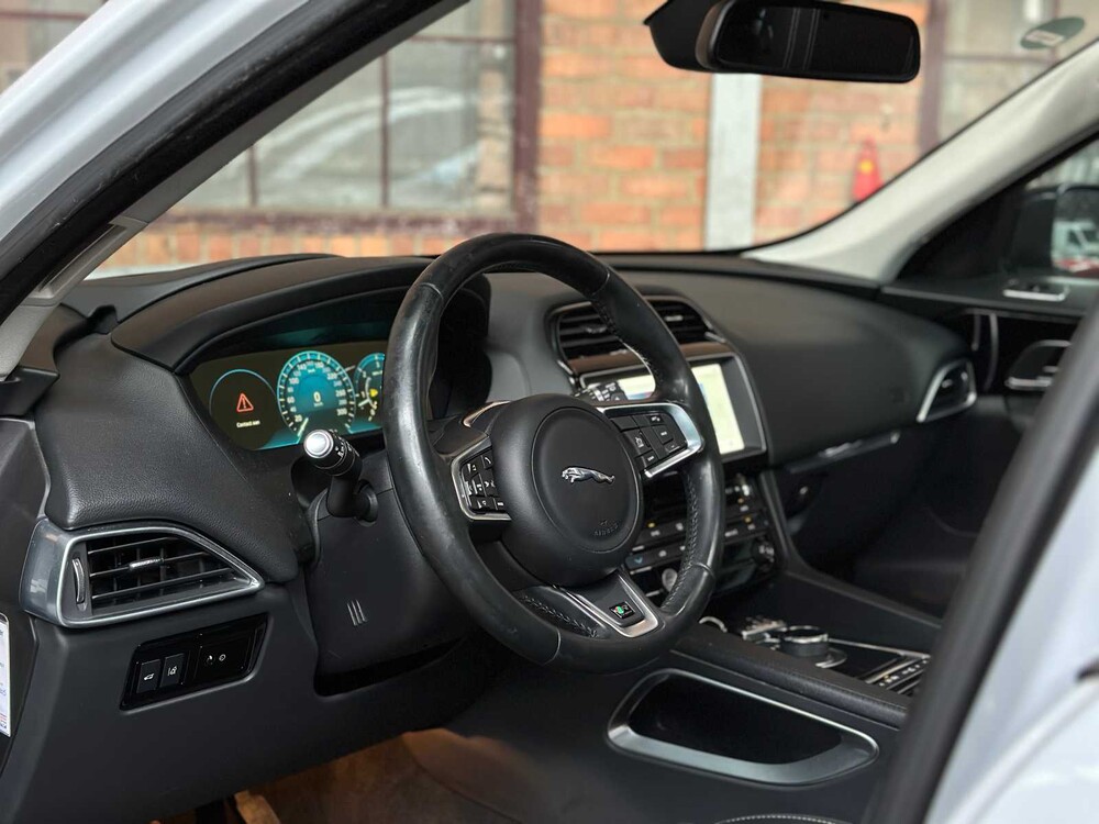 Jaguar F-PACE 3.0d First Edition AWD 300hp 2016, NJ-667-H