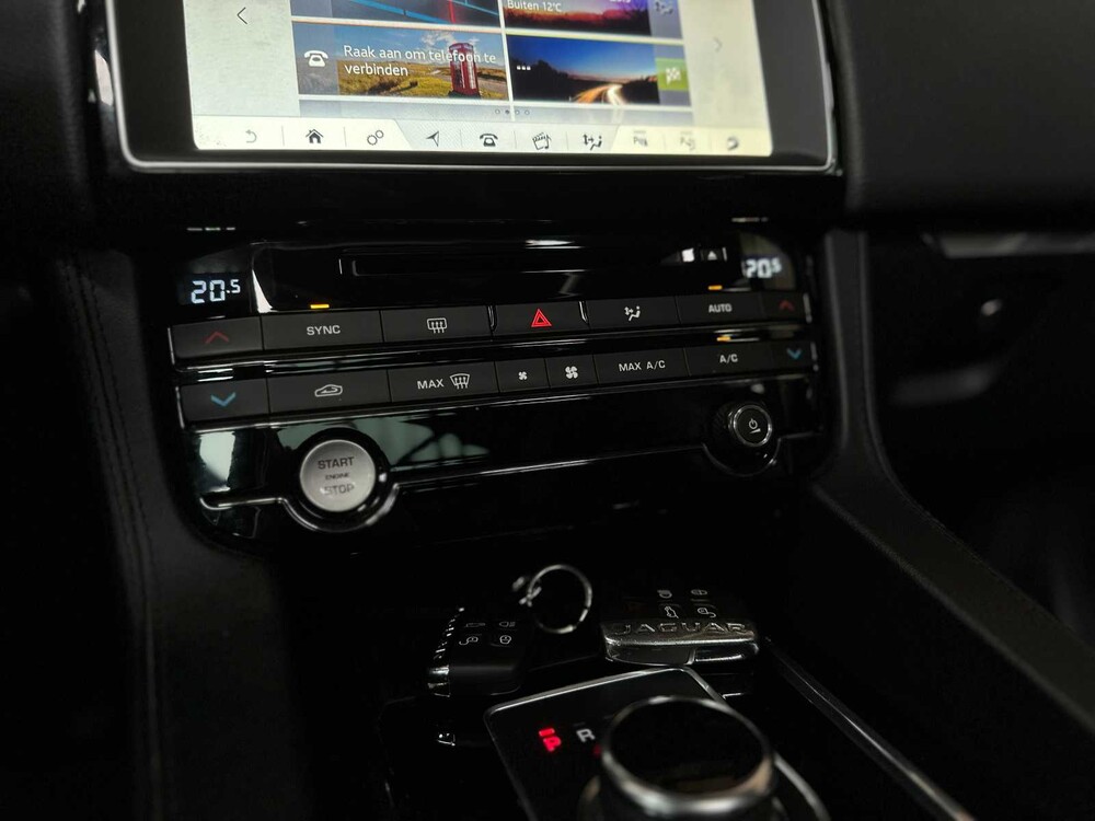 Jaguar F-PACE 3.0d First Edition AWD 300hp 2016, NJ-667-H