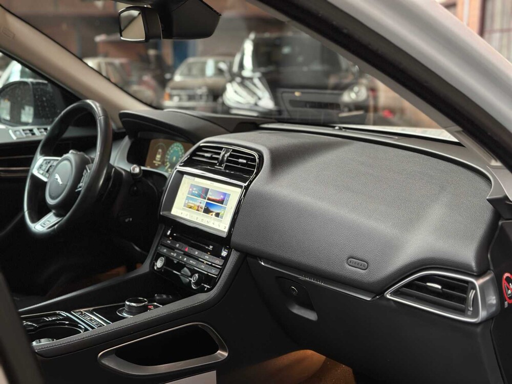 Jaguar F-PACE 3.0d First Edition AWD 300hp 2016, NJ-667-H