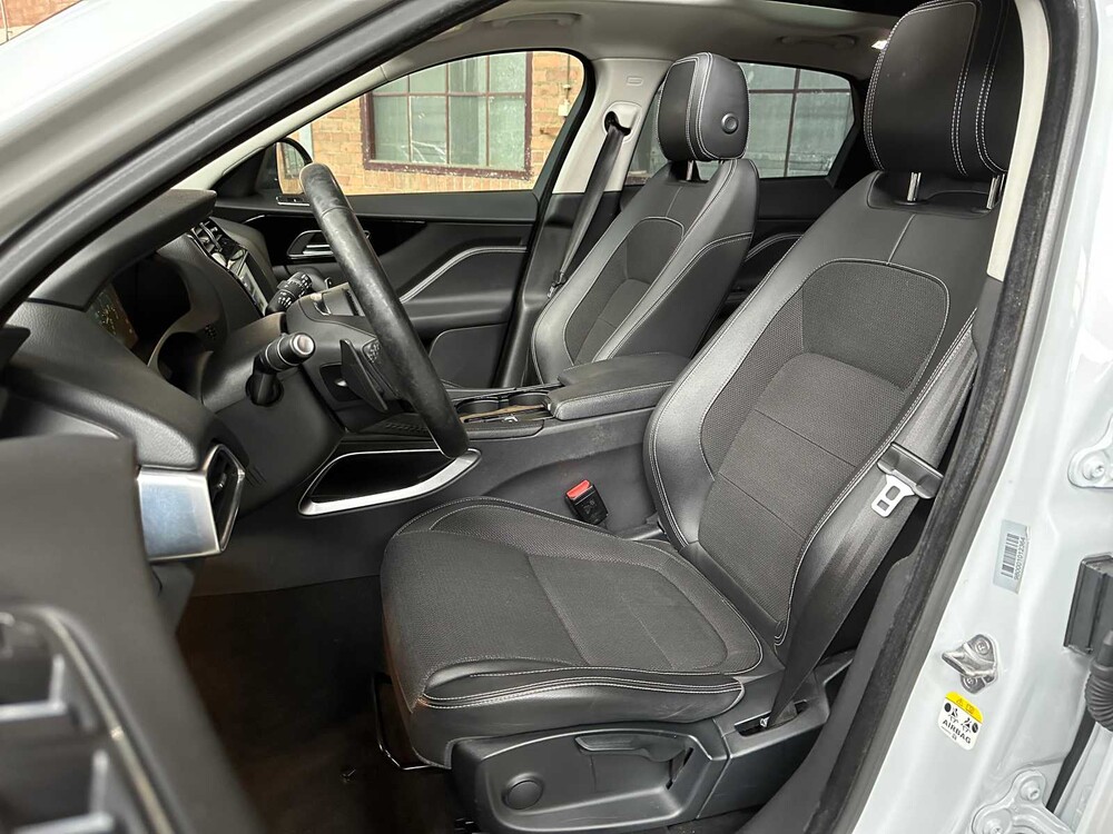 Jaguar F-PACE 3.0d First Edition AWD 300hp 2016, NJ-667-H