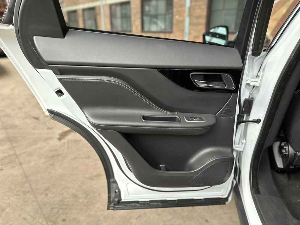 Jaguar F-PACE 3.0d First Edition AWD 300hp 2016, NJ-667-H