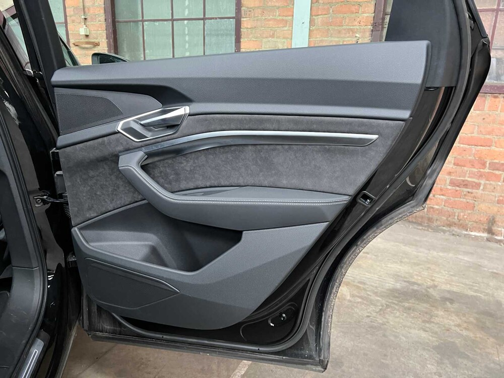 Audi e-tron 55 Quattro S Edition 95 kWh 408hp 2020, J-611-HG