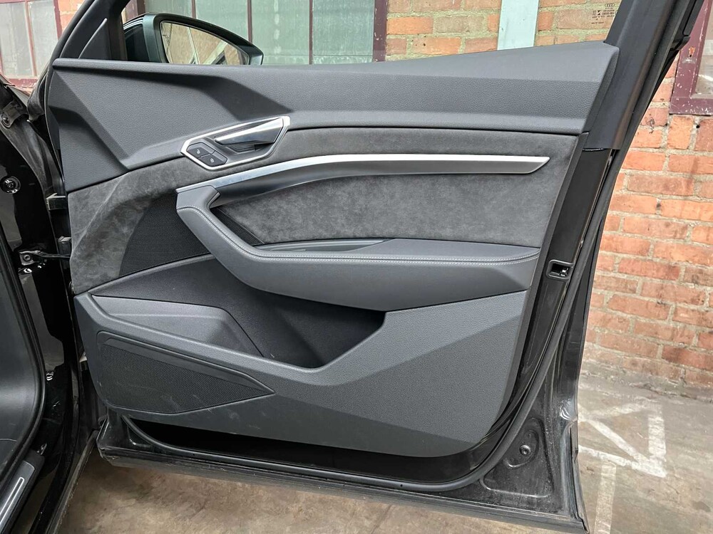 Audi e-tron 55 Quattro S Edition 95 kWh 408hp 2020, J-611-HG