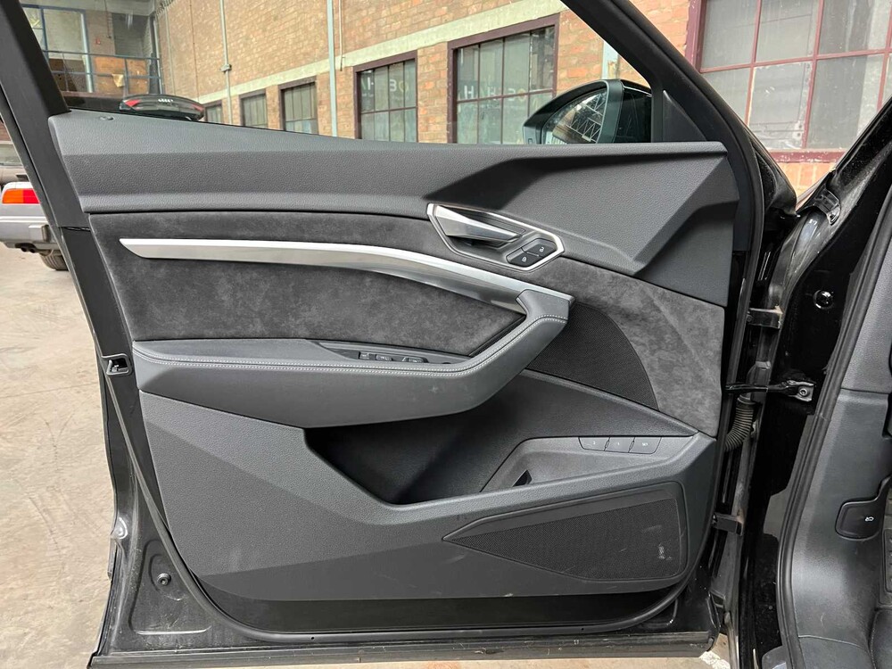 Audi e-tron 55 Quattro S Edition 95 kWh 408hp 2020, J-611-HG