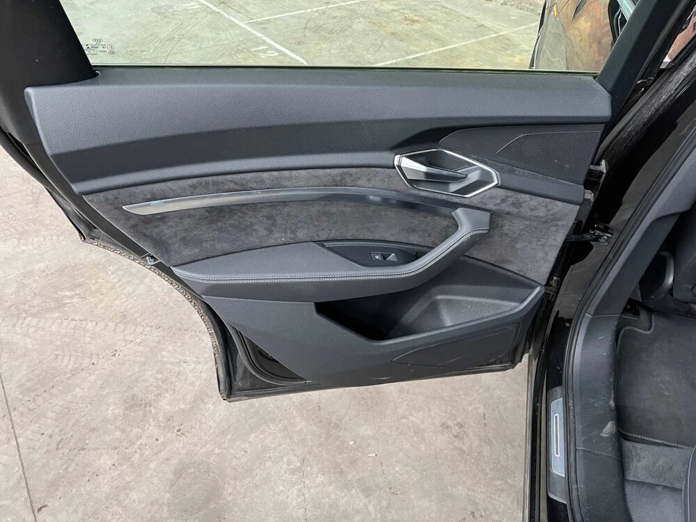 Audi e-tron 55 Quattro S Edition 95 kWh 408hp 2020, J-611-HG