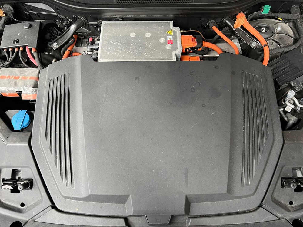 Audi e-tron 55 Quattro S Edition 95 kWh 408hp 2020, J-611-HG