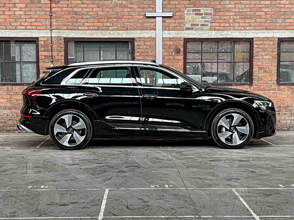 Audi e-tron 55 Quattro S Edition 95 kWh 408hp 2020, J-611-HG
