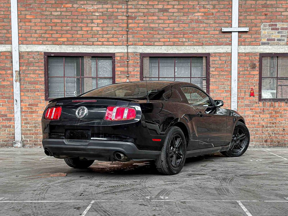Ford Mustang 3.7 V6 305hp coupe 2011