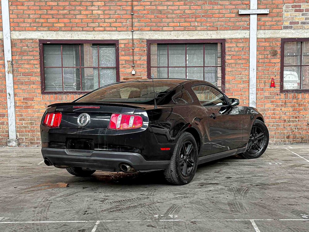 Ford Mustang 3.7 V6 305hp coupe 2011
