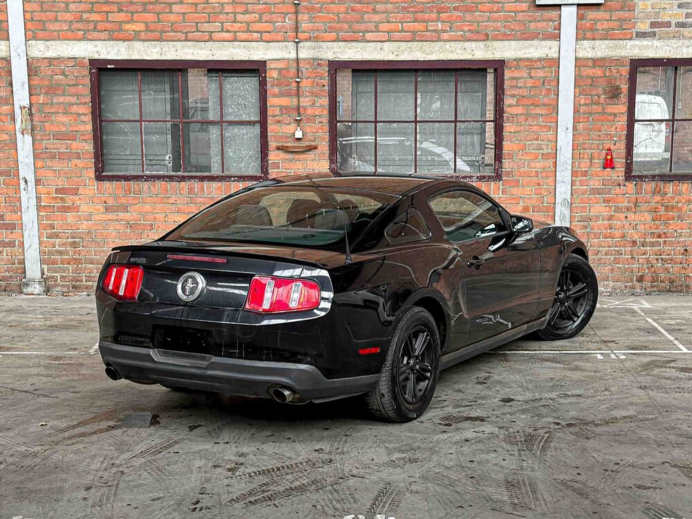 Ford Mustang 3.7 V6 305hp coupe 2011