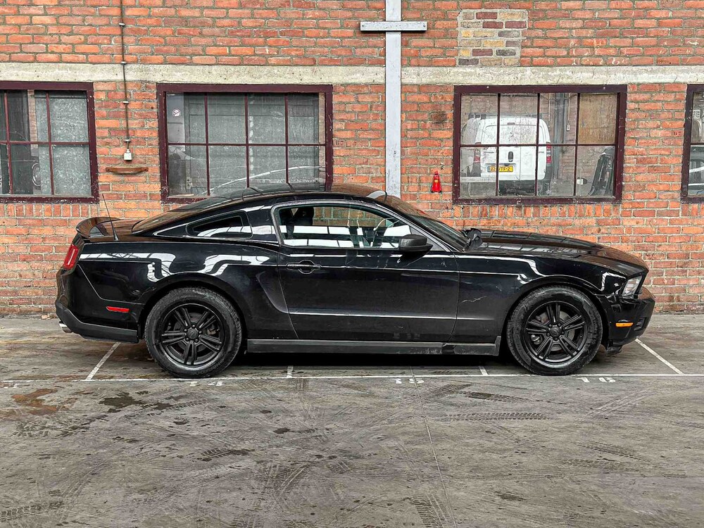 Ford Mustang 3.7 V6 305hp coupe 2011