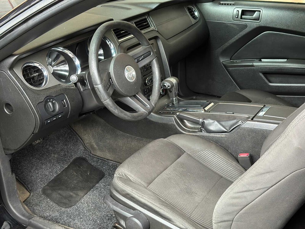 Ford Mustang 3.7 V6 305hp coupe 2011