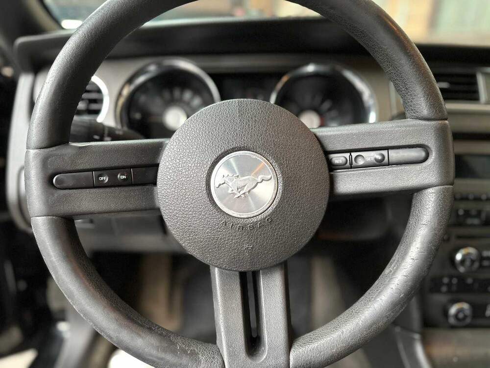 Ford Mustang 3.7 V6 305hp coupe 2011