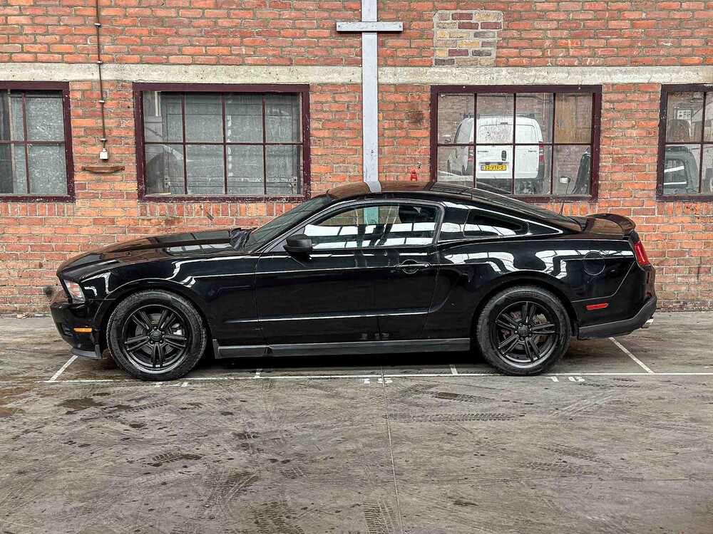 Ford Mustang 3.7 V6 305hp coupe 2011