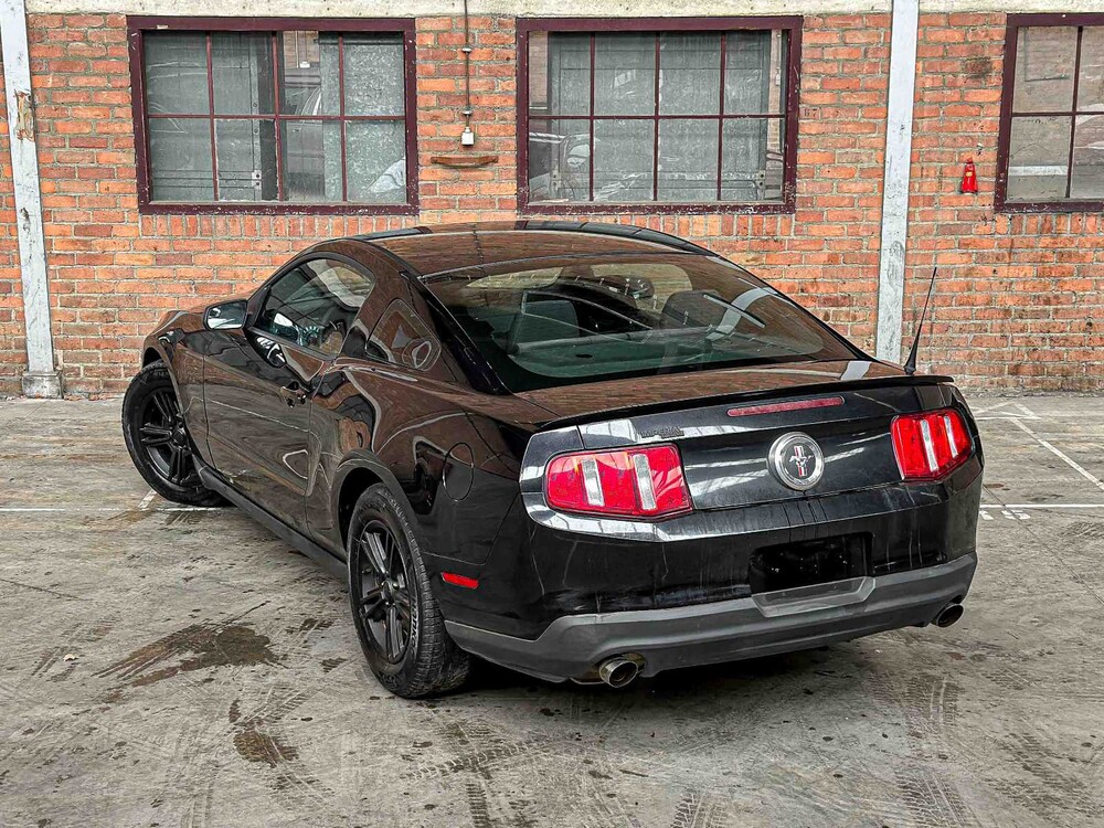 Ford Mustang 3.7 V6 305hp coupe 2011