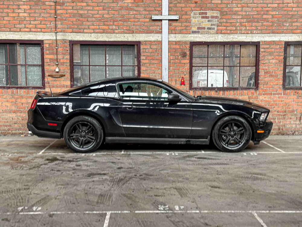 Ford Mustang 3.7 V6 305hp coupe 2011