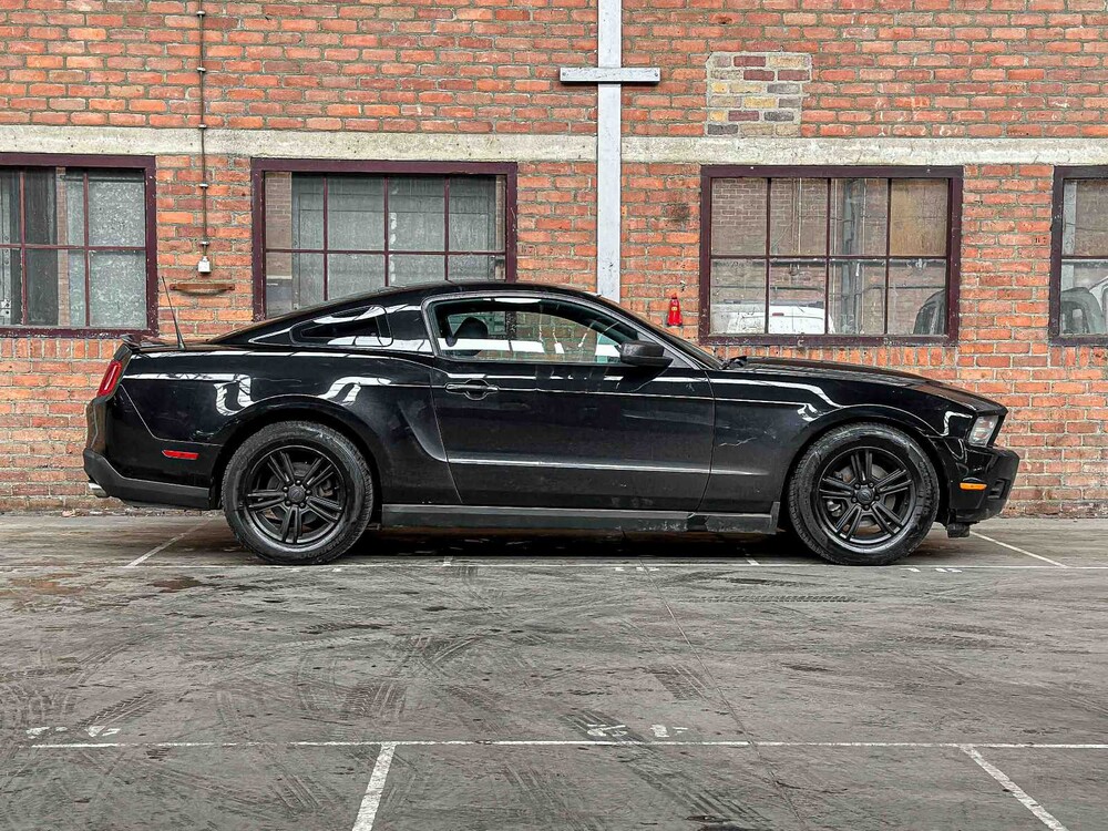 Ford Mustang 3.7 V6 305hp coupe 2011