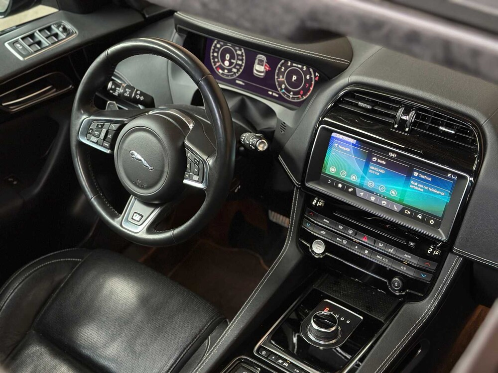 Jaguar F-PACE 2.0t AWD Portfolio 250PS 2019, XH-556-V