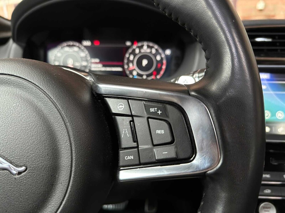 Jaguar F-PACE 2.0t AWD Portfolio 250PS 2019, XH-556-V