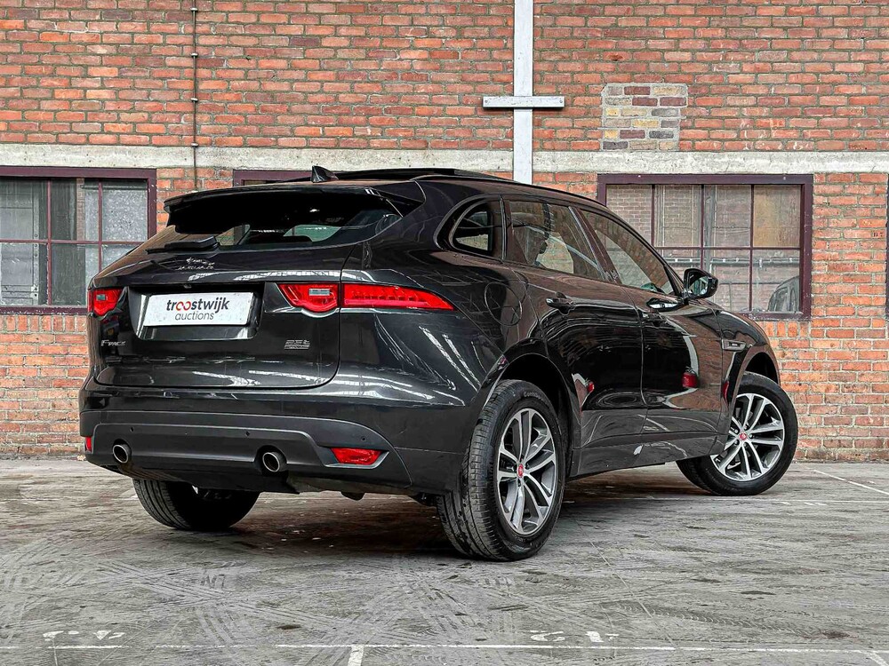 Jaguar F-PACE 2.0t AWD Portfolio 250PS 2019, XH-556-V